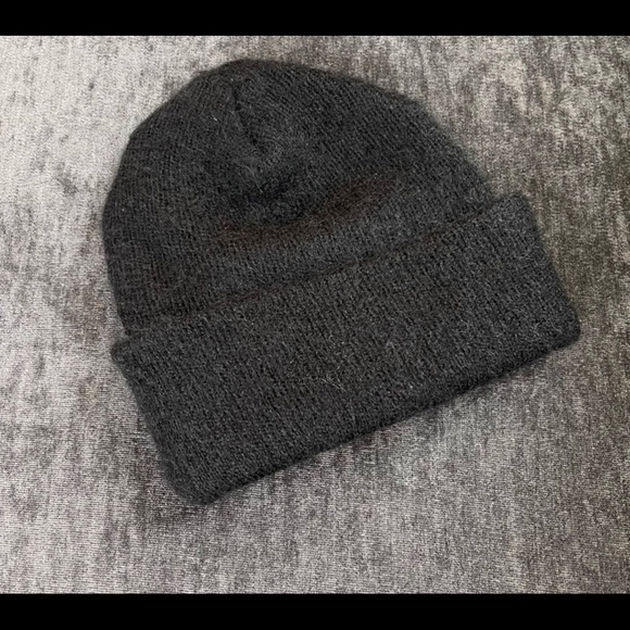 Supreme Beanie - Picture 2 of 2